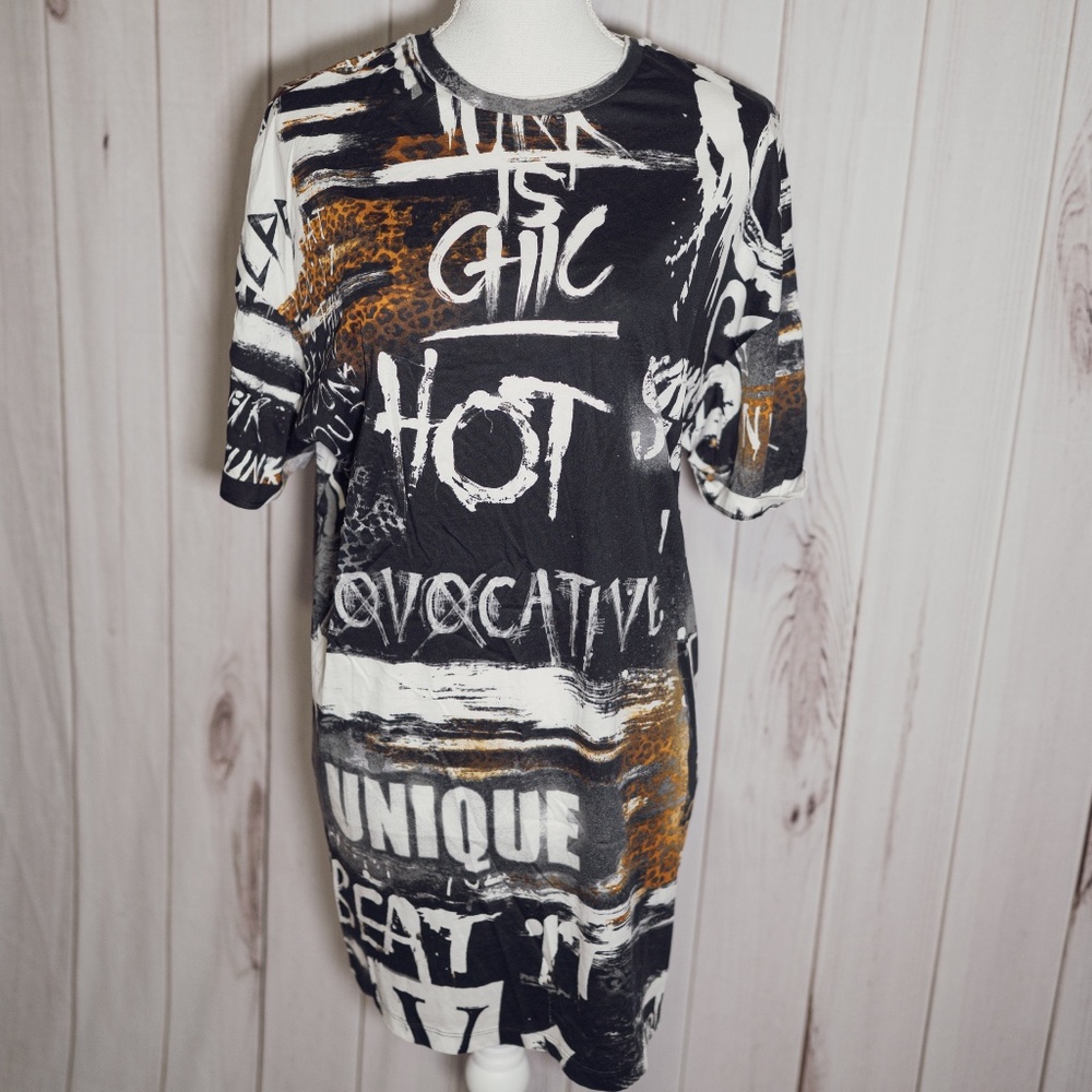 Victoria's Secret x Balmain Shanghai Fashion Show Oversized Tee - M - NWT